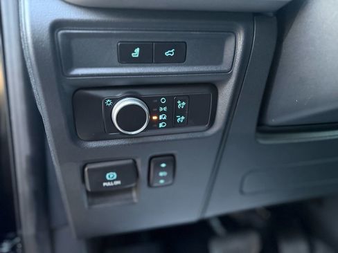 Used 2022 Ford Expedition XLT image 28