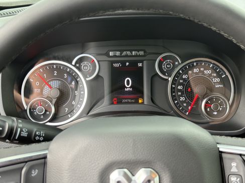 Used 2025 RAM 1500 Big Horn RWD image 31