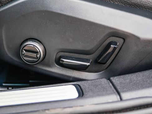 Certified 2026 Volvo V60 B5 Cross Country Plus w/ Climate Package image 23