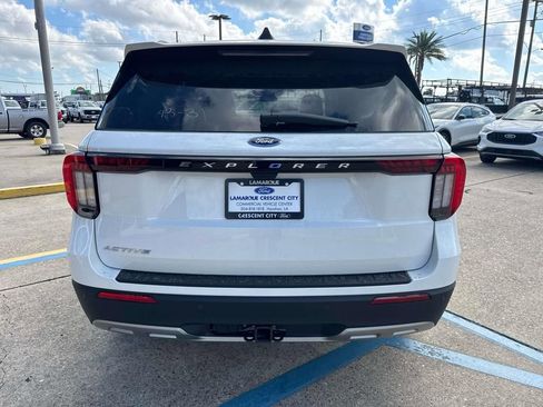 New 2025 Ford Explorer Active w/ Active Comfort Package image 6