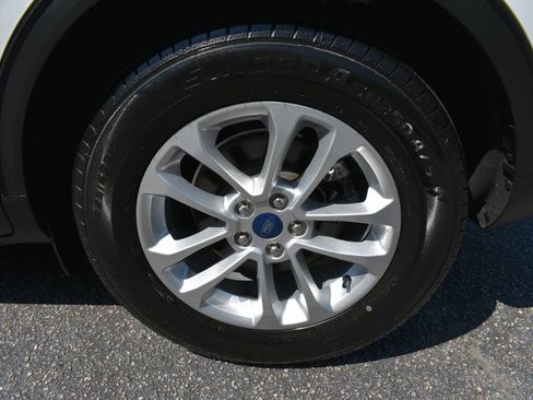 Used 2020 Ford Escape SE FWD image 41