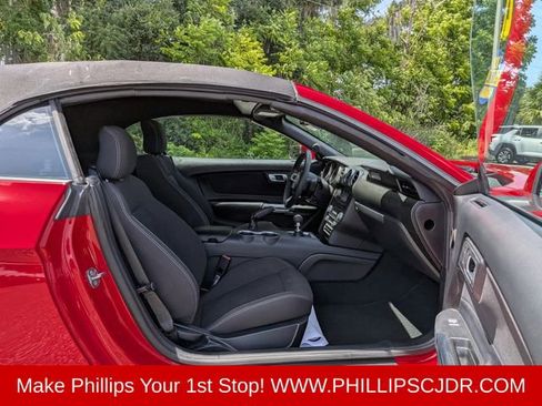 Used 2021 Ford Mustang Convertible RWD image 12