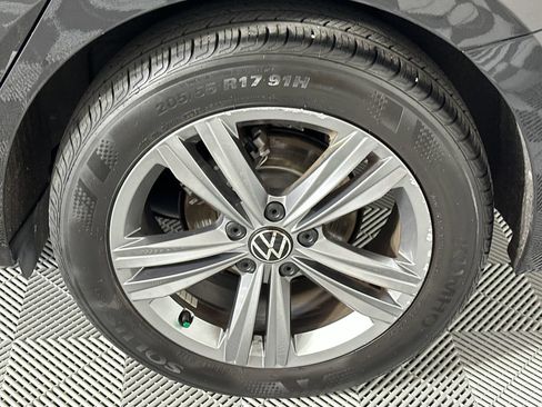 Used 2024 Volkswagen Jetta SE FWD image 10