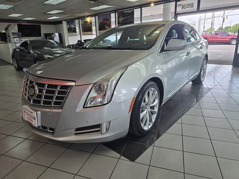 Used 2013 Cadillac XTS Luxury FWD image 1