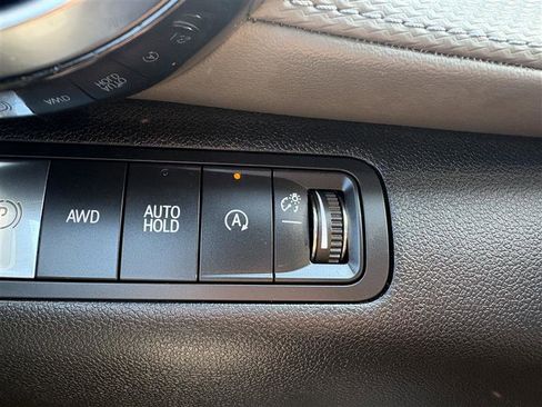 Used 2025 Chevrolet Equinox LT w/ Convenience Package II AWD/4WD image 25