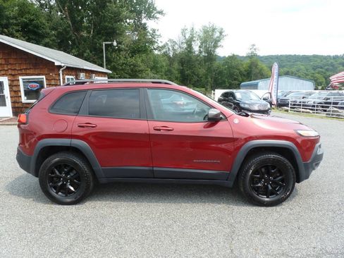 Used 2014 Jeep Cherokee Trailhawk w/ Comfort/Convenience Group AWD/4WD image 6