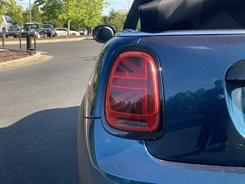 Used 2022 MINI Cooper S w/ Sidewalk Package image 36