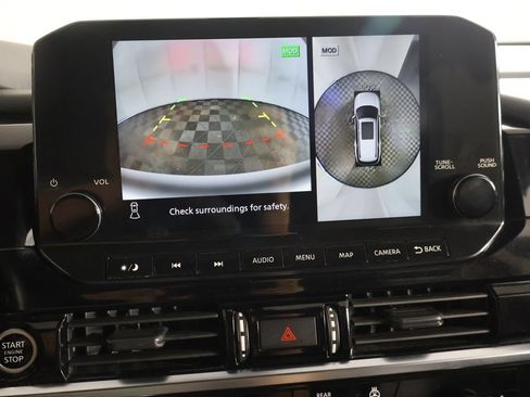 Used 2023 Nissan Pathfinder SL AWD/4WD image 42
