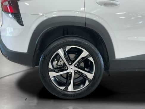 Used 2024 Chevrolet Trax RS w/ Driver Confidence Package FWD image 21
