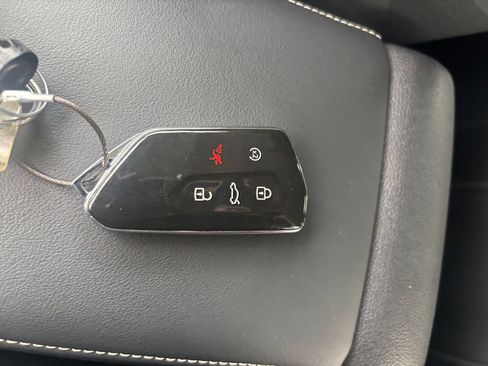 Used 2026 Volkswagen Tiguan SE AWD/4WD image 20