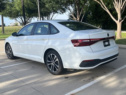 Certified 2025 Volkswagen Jetta Sport FWD image 7