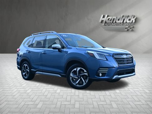 Used 2023 Subaru Forester Touring image 2