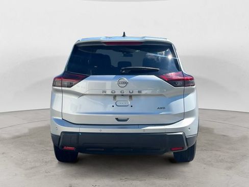 Used 2024 Nissan Rogue S AWD/4WD image 4