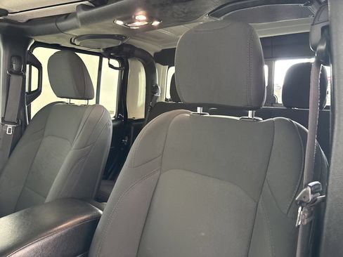 Used 2022 Jeep Gladiator Sport AWD/4WD image 8