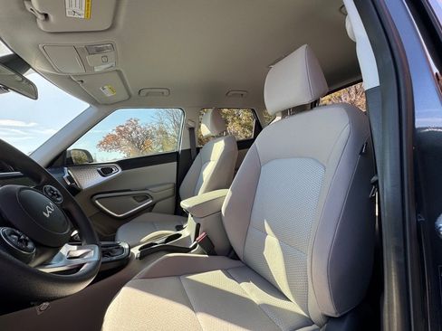 Certified 2022 Kia Soul LX w/ Technology Package image 13