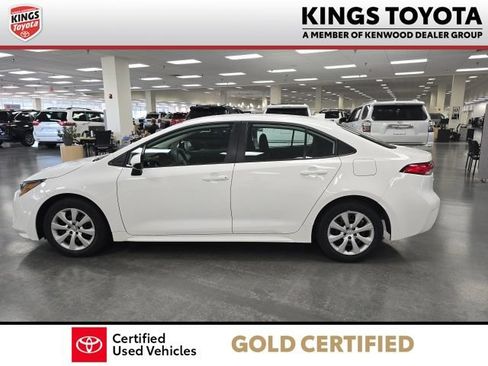 Used 2025 Toyota Corolla LE FWD image 4