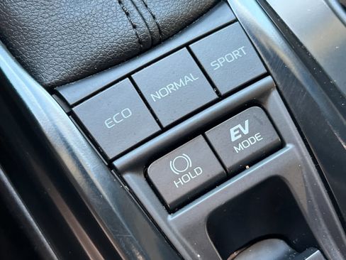 Used 2025 Toyota Camry SE FWD image 20