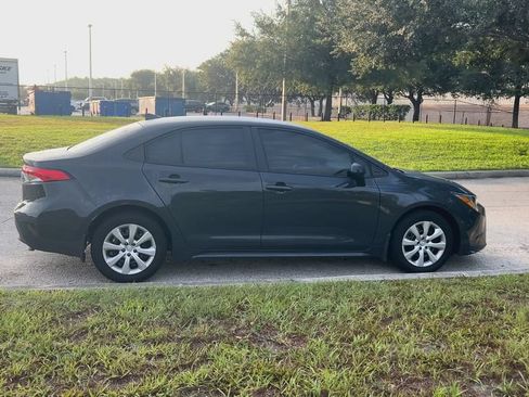 Used 2025 Toyota Corolla LE FWD image 9