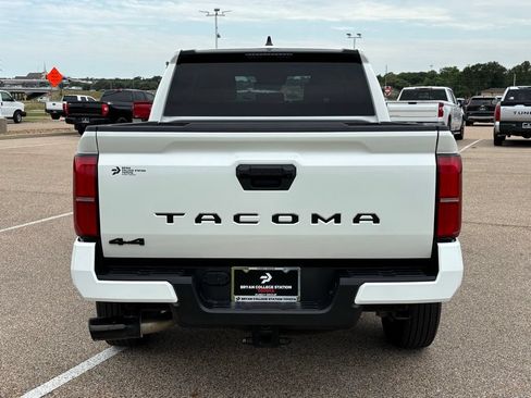 Used 2026 Toyota Tacoma SR5 AWD/4WD image 6