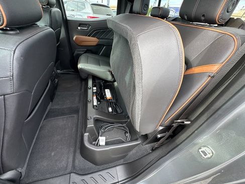 Used 2023 GMC Canyon AT4 w/ AT4 Premium Package AWD/4WD image 36