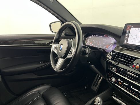 Used 2022 BMW M550i xDrive AWD/4WD image 10