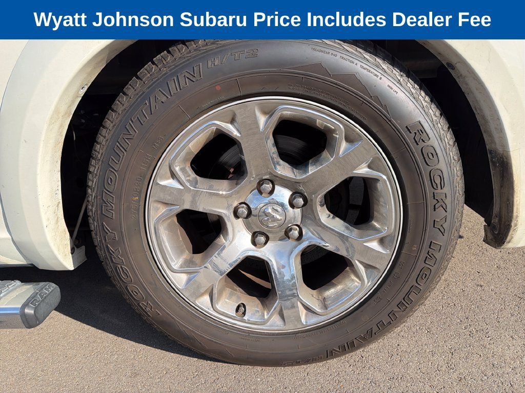 Used 2017 RAM 1500 Laramie w/ Convenience Group AWD/4WD image 5