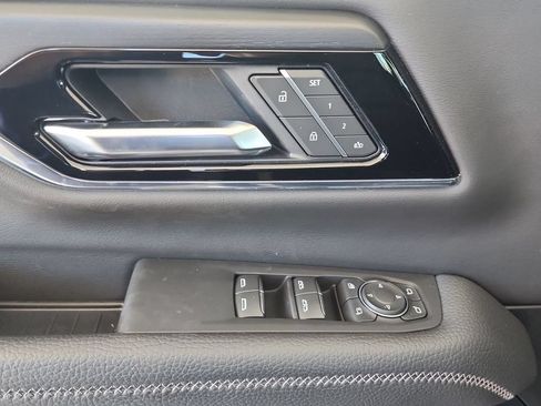 Certified 2025 GMC Yukon XL Denali w/ LPO, Floor Liner Package AWD/4WD image 23