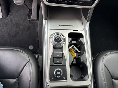 Certified 2022 Ford Explorer XLT w/ Equipment Group 202A image 39