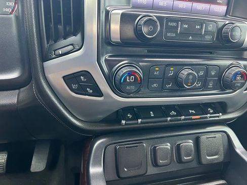 Used 2015 GMC Sierra 1500 SLT w/ SLT Crew Cab Value Package AWD/4WD image 33