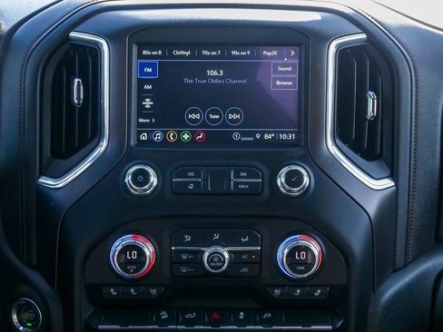 Used 2022 GMC Sierra 2500 AT4 image 13