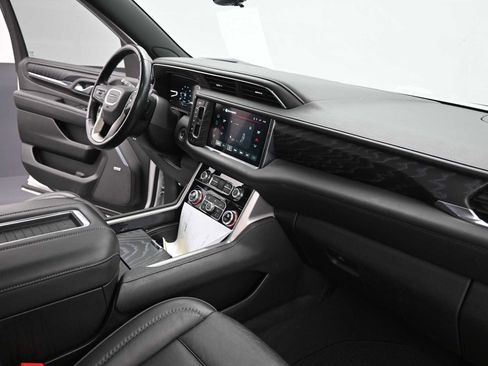 Used 2023 GMC Yukon XL Denali w/ Denali Reserve Package image 29