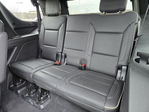 Used 2021 GMC Yukon SLT w/ SLT Luxury Package image 5