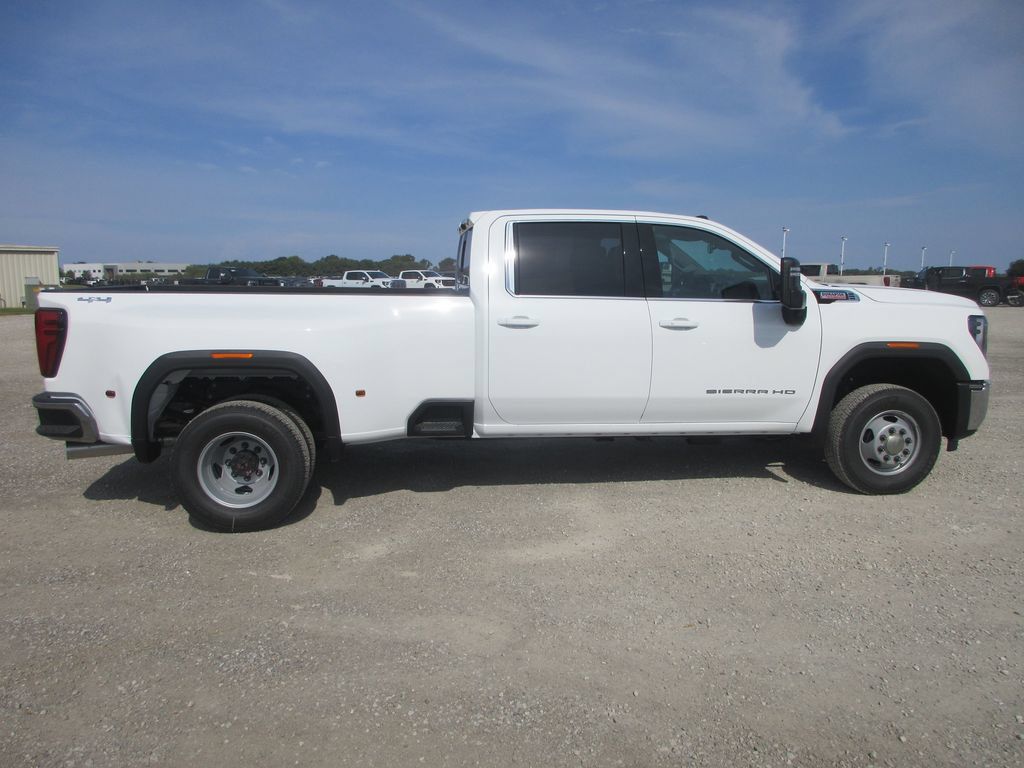 New 2026 GMC Sierra 3500 SLE w/ SLE Value Package AWD/4WD image 3