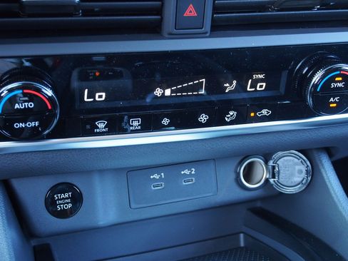 Used 2026 Nissan Rogue SV FWD image 23