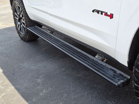 Used 2022 GMC Yukon AT4 AWD/4WD image 25