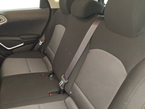 Used 2021 Kia Soul LX FWD image 18