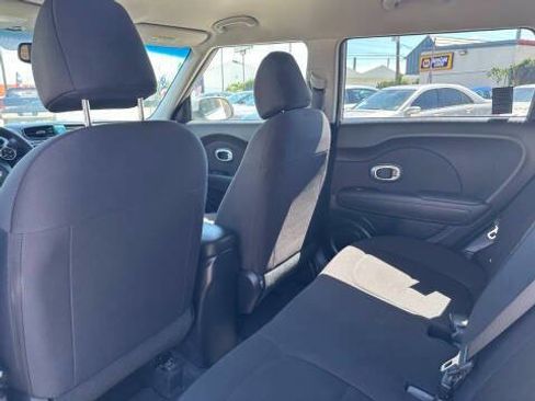 Used 2019 Kia Soul FWD image 11