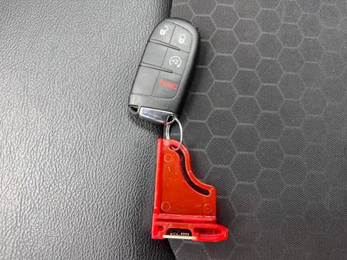 Used 2018 Jeep Compass Latitude w/ Popular Equipment Group image 53