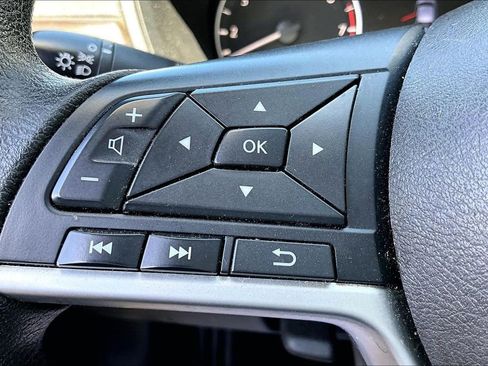 Used 2024 Nissan Altima 2.5 SV FWD image 10