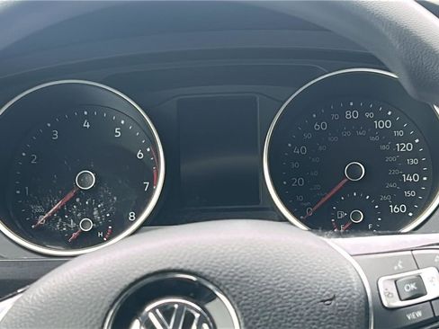 Used 2021 Volkswagen Tiguan S image 13