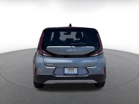 Used 2025 Kia Soul LX w/ LX Technology Package FWD image 11