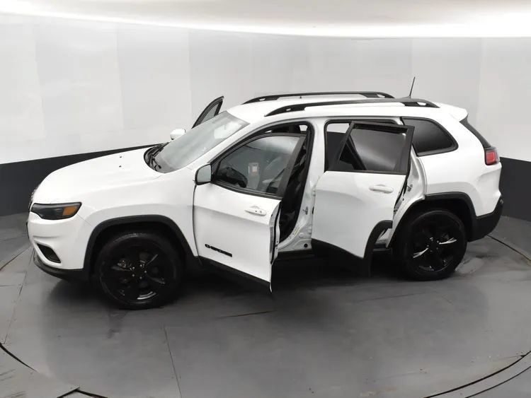 Used 2020 Jeep Cherokee Latitude Plus AWD/4WD image 7