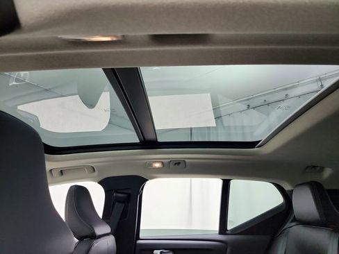 New 2026 Volvo XC40 B5 Plus w/ Climate Package AWD/4WD image 18