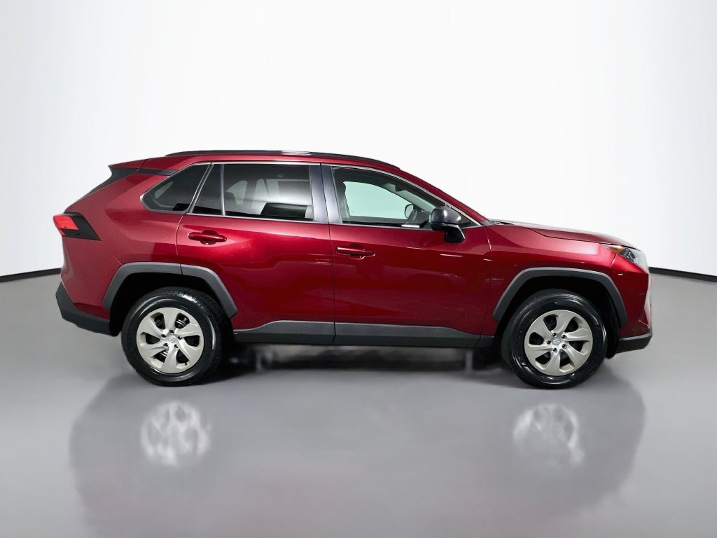 Used 2021 Toyota RAV4 LE AWD/4WD image 2