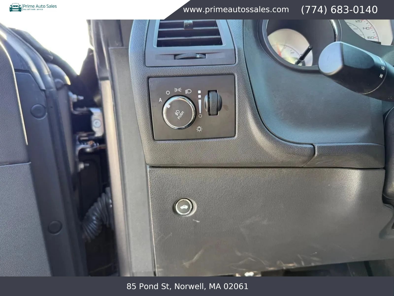 Used 2014 Dodge Challenger R/T RWD image 26