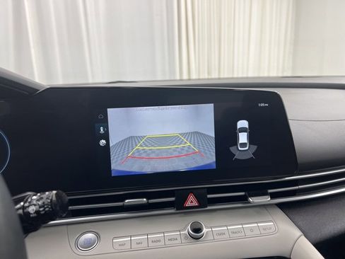 Used 2023 Hyundai Elantra Limited image 10