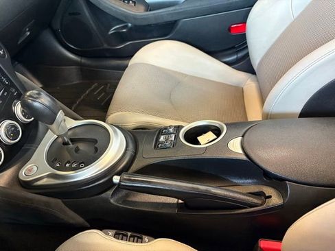 Used 2014 Nissan 370Z Touring RWD image 18