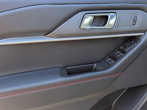 Used 2025 Ford Explorer ST-Line w/ ST-Line Street Pack image 12