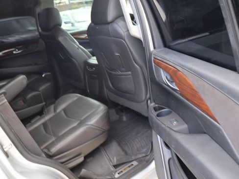 Used 2017 Cadillac Escalade Luxury RWD image 36