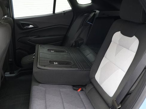 Used 2024 Chevrolet Trax RS w/ Sunroof Package image 12